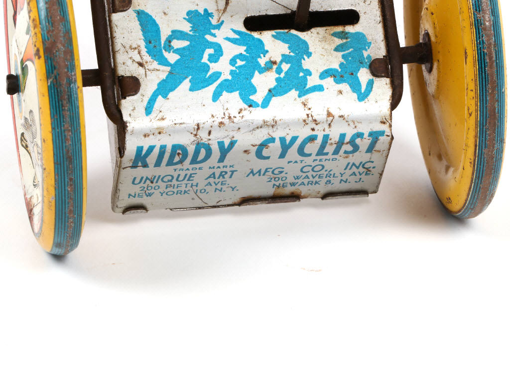 Lot 98 - UNIQUE ART (USA) (1)