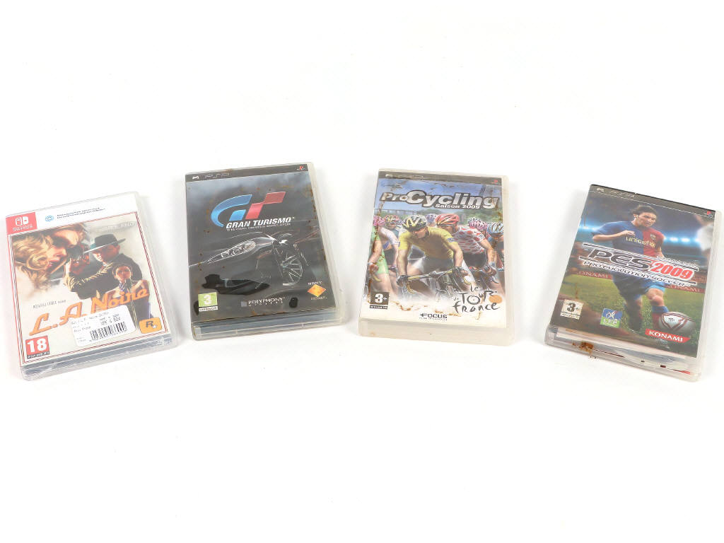 Lot 18 - DIVERS (25)