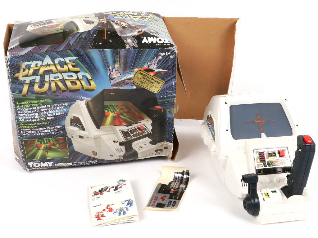 Lot 104 - DIVERS (11)