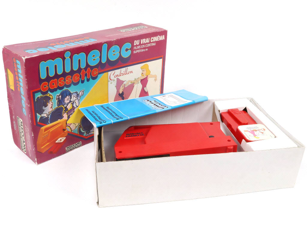 Lot 103 - DIVERS (10)