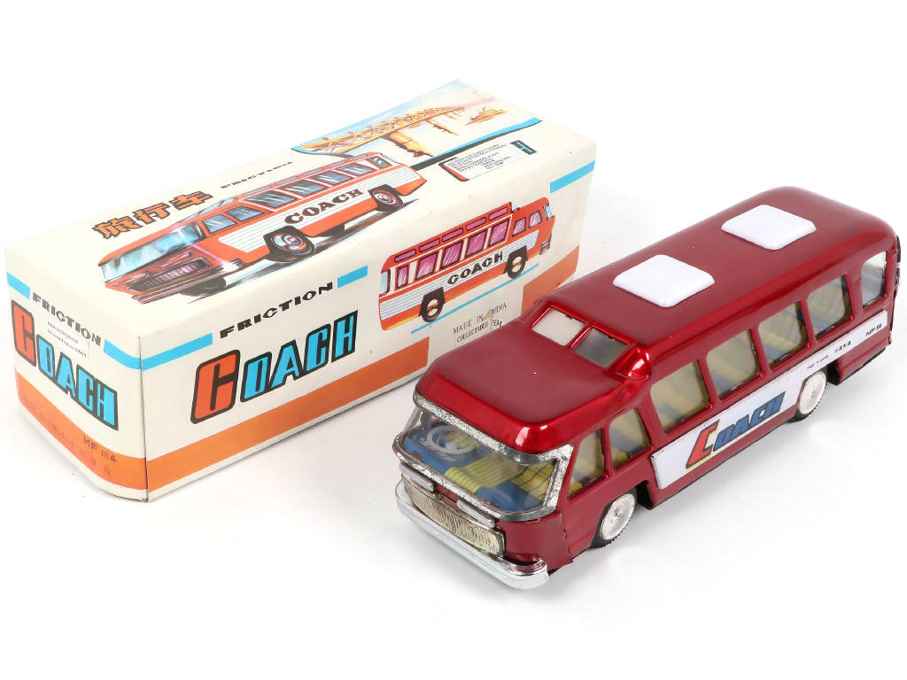 Lot 122 - DIVERS (6)