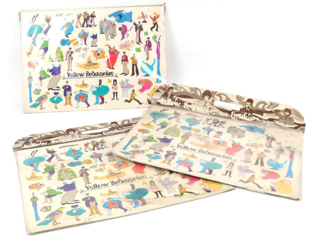 Lot 100 - DIVERS (3)