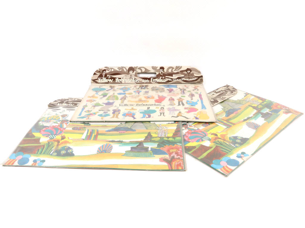 Lot 100 - DIVERS (3)