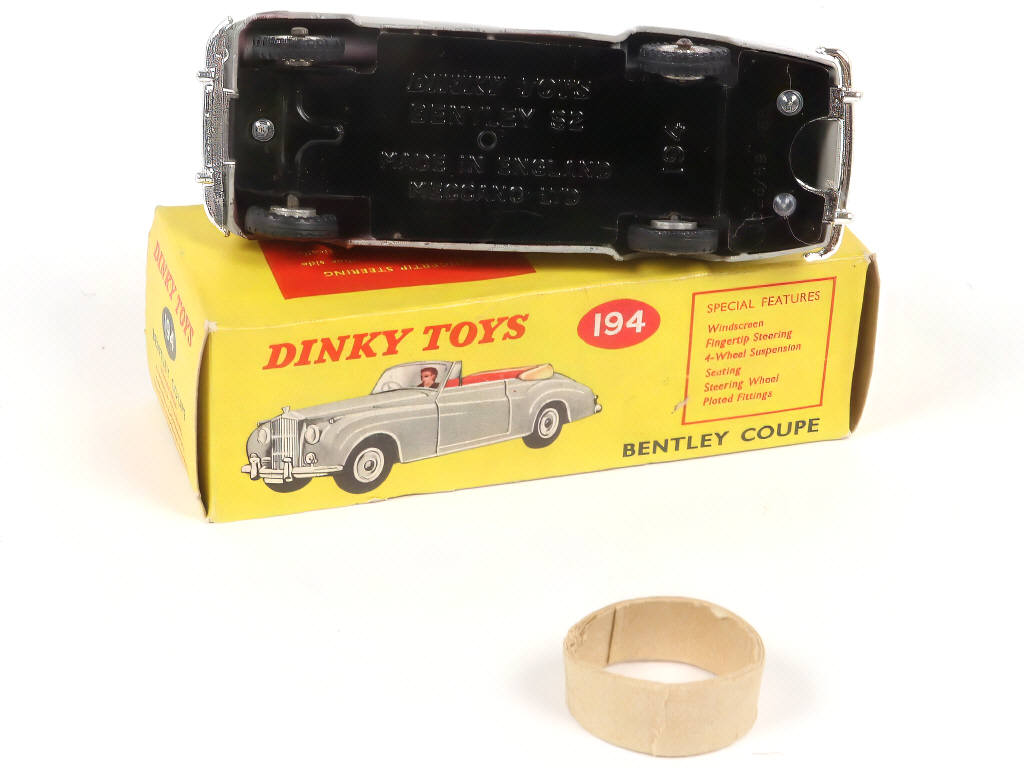 Lot 286 - DINKY TOYS (GB) (1)