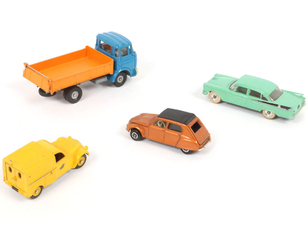Lot 227 - DINKY TOYS (4)