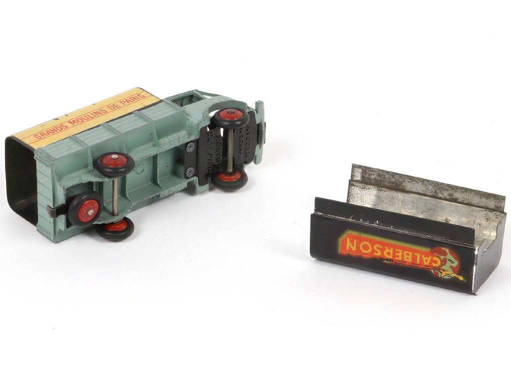 Lot 265 - DINKY TOYS (FRANCE) (2)