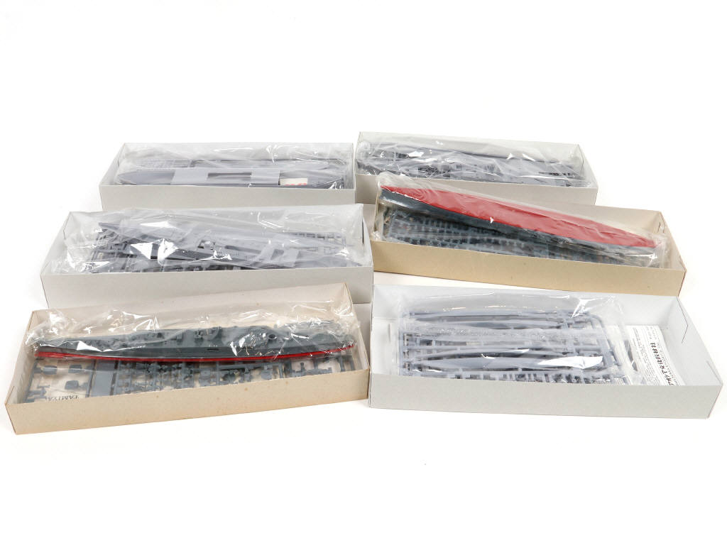 Lot 22 - DIVERS (13)