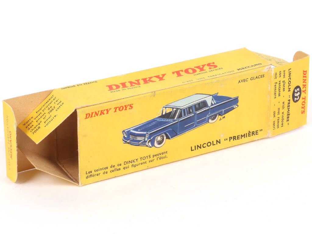 Lot 246 - DINKY TOYS (FRANCE) (1)