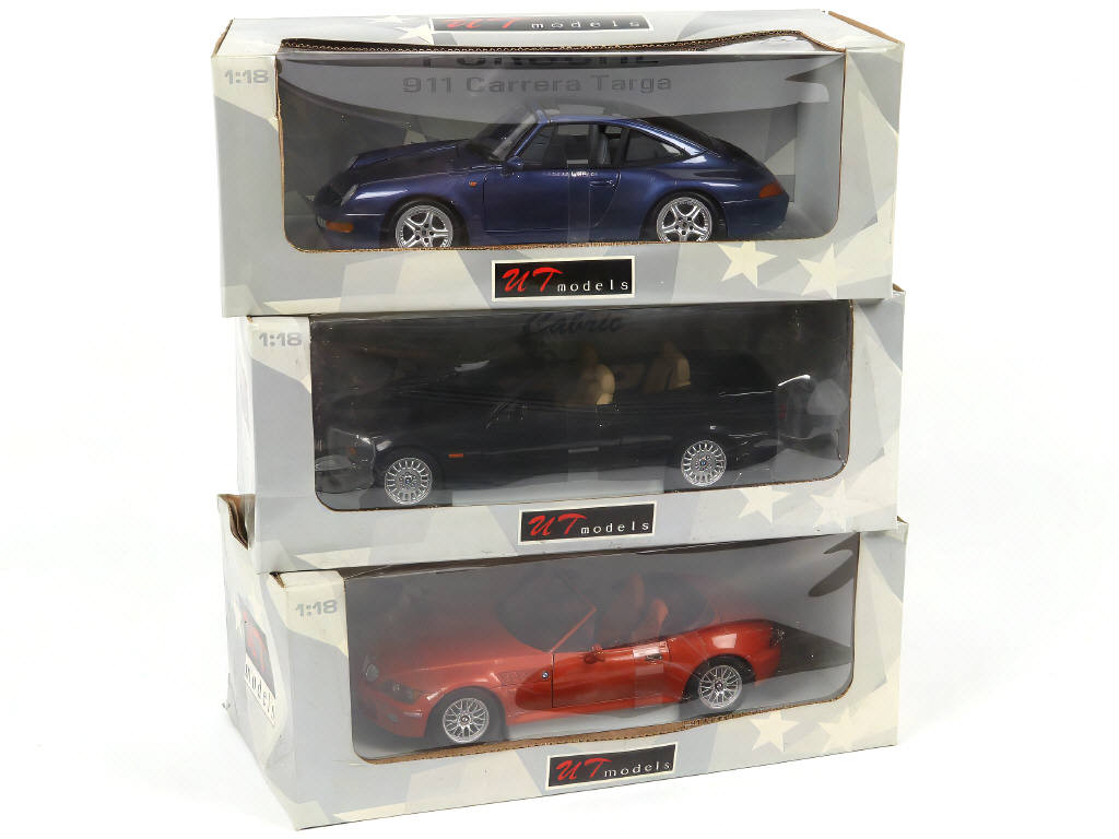 Lot 29 - UT MODELS (CHINE) (3)