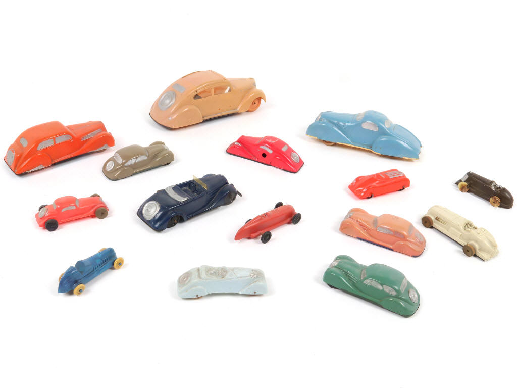 Lot 278 - DINKY TOYS (FRANCE) (15)