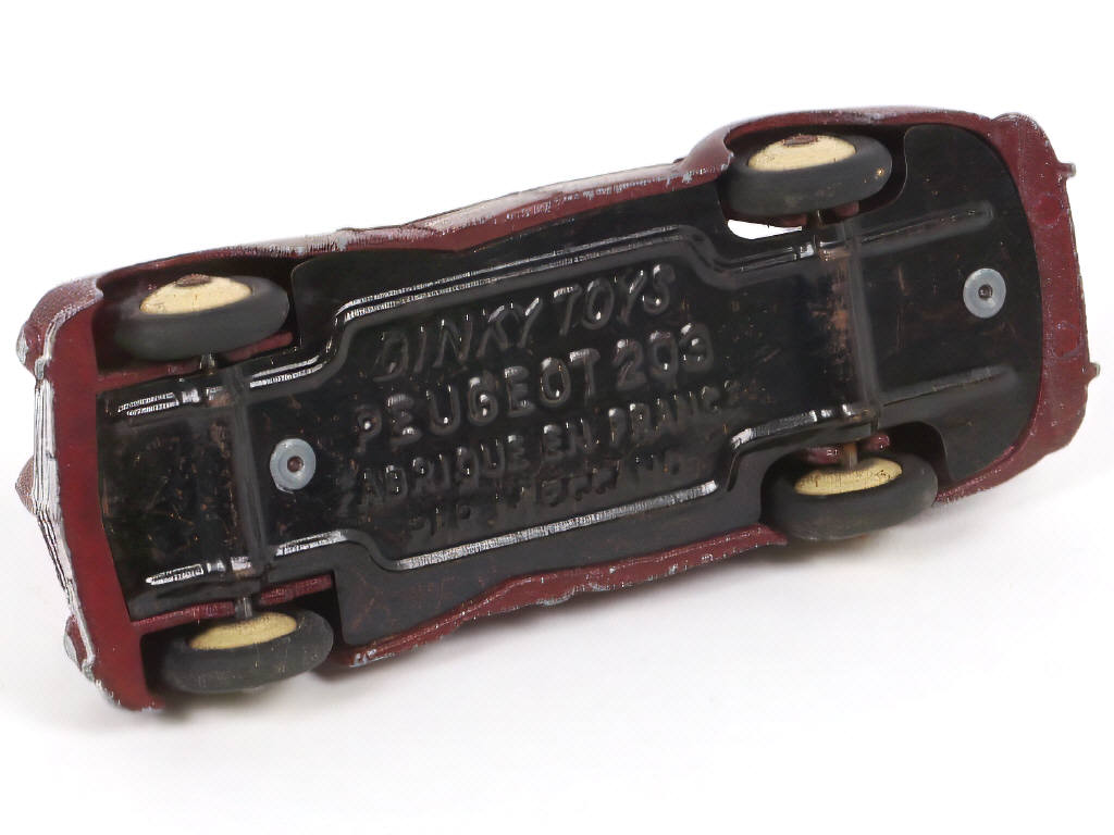 Lot 234 - DINKY TOYS (FRANCE) (1)