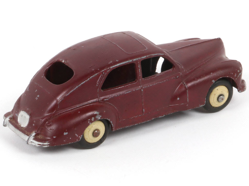 Lot 234 - DINKY TOYS (FRANCE) (1)