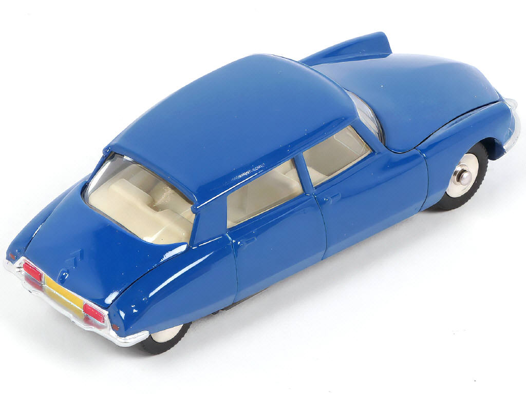 Lot 155 - DAN-TOYS (FRANCE) (3)