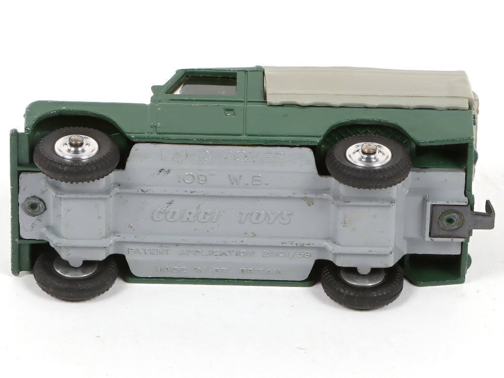 Lot 180 - CORGI TOYS (GB) (1)