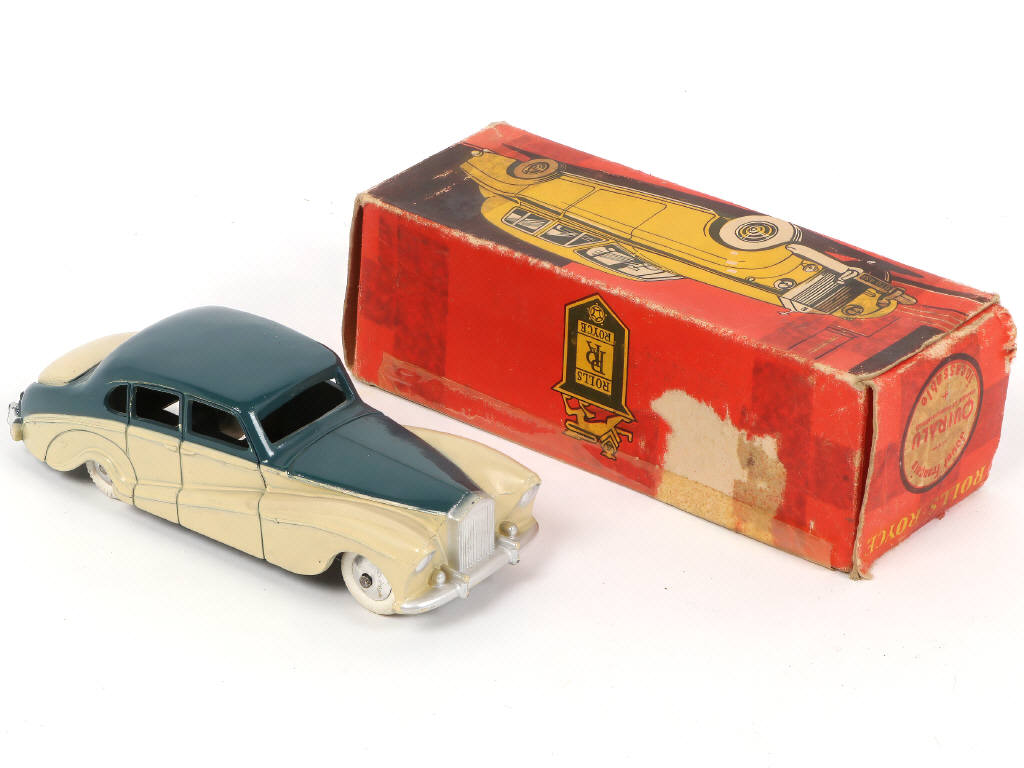 Lot 246 - QUIRALUX (FRANCE) (1)