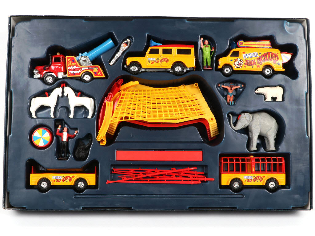 Lot 185 - CORGI TOYS (GB) (1)