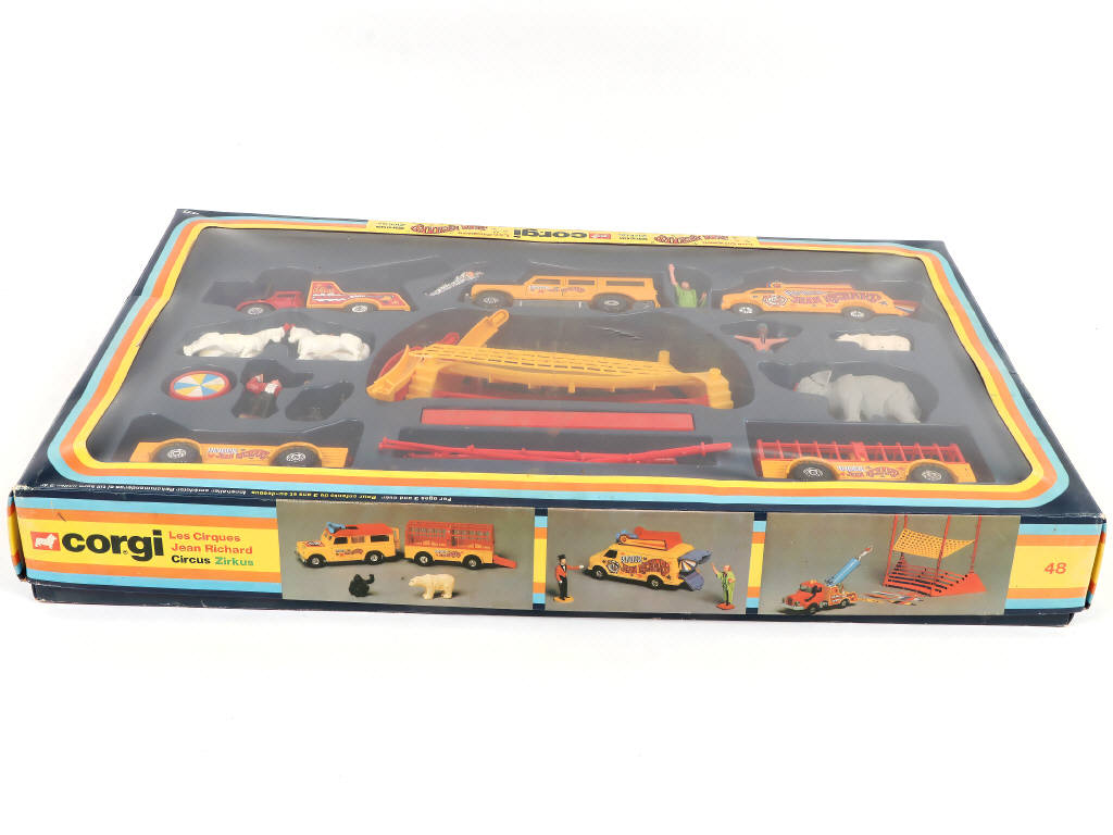 Lot 185 - CORGI TOYS (GB) (1)