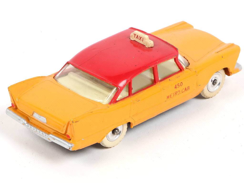 Lot 294 - DINKY TOYS (GB) (1)