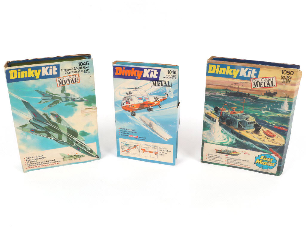 Lot 330 - DINKY TOYS (GB) (3)