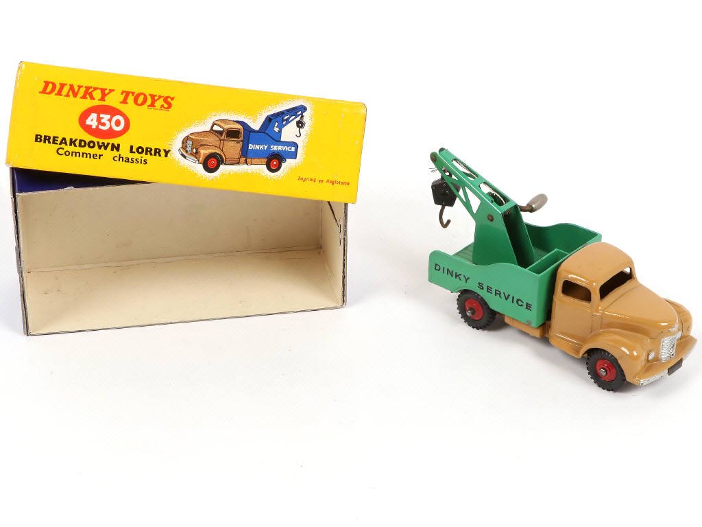 Lot 307 - DINKY TOYS (GB) (1)