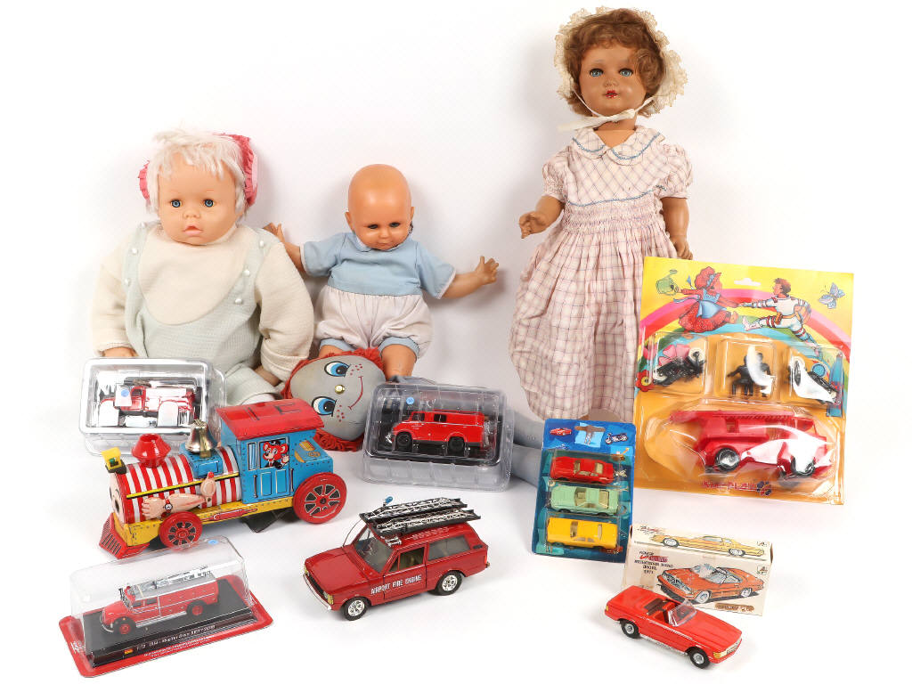 Lot 57 - DIVERS (12)