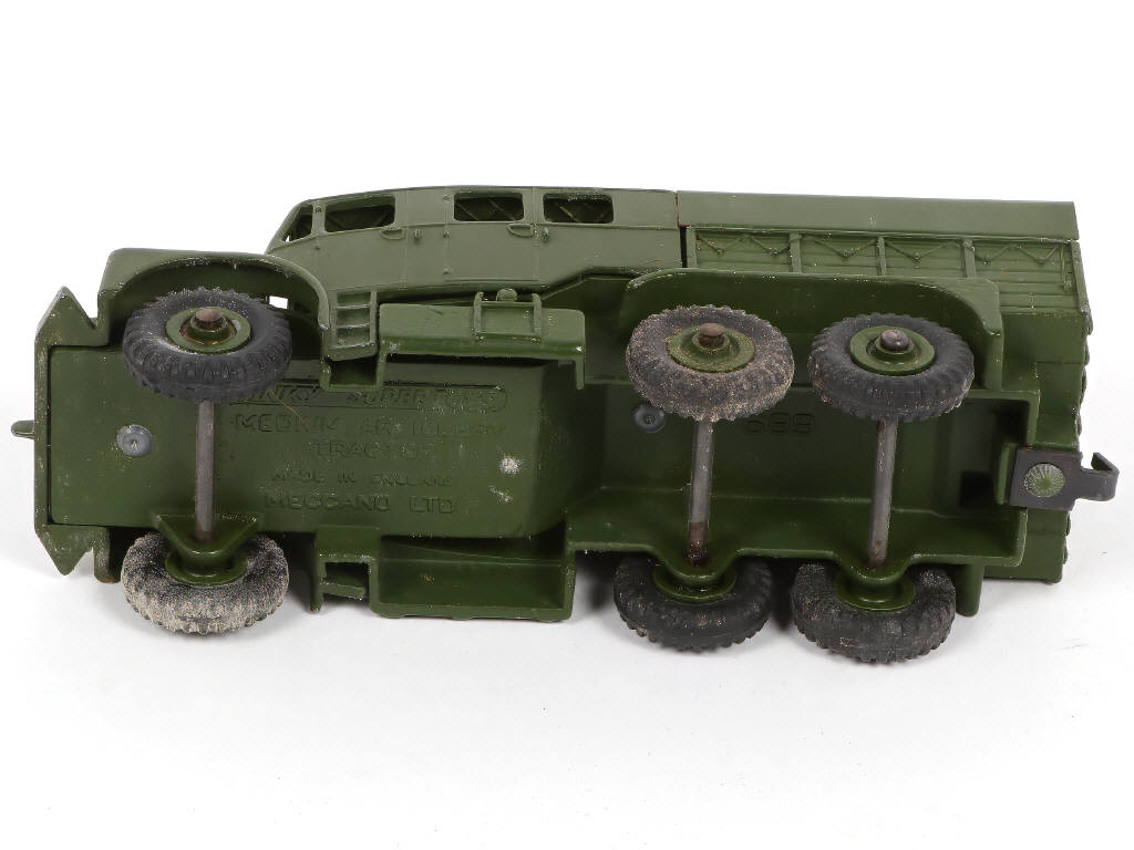 Lot 320 - DINKY TOYS (GB) (1)