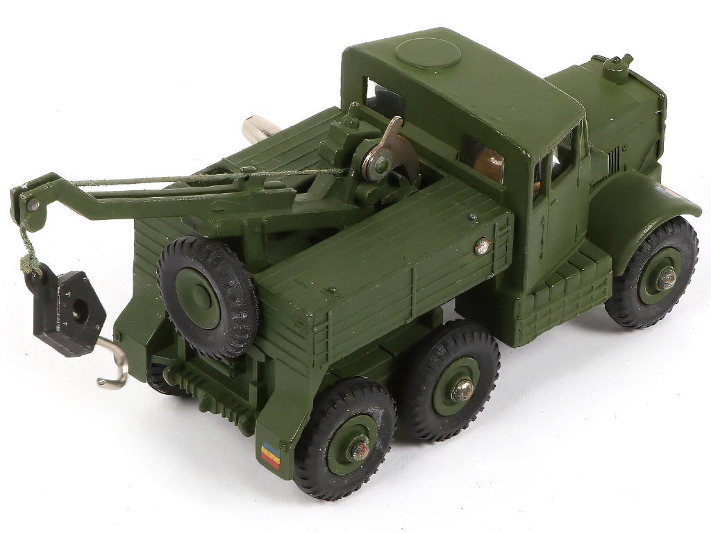 Lot 317 - DINKY TOYS (GB) (1)