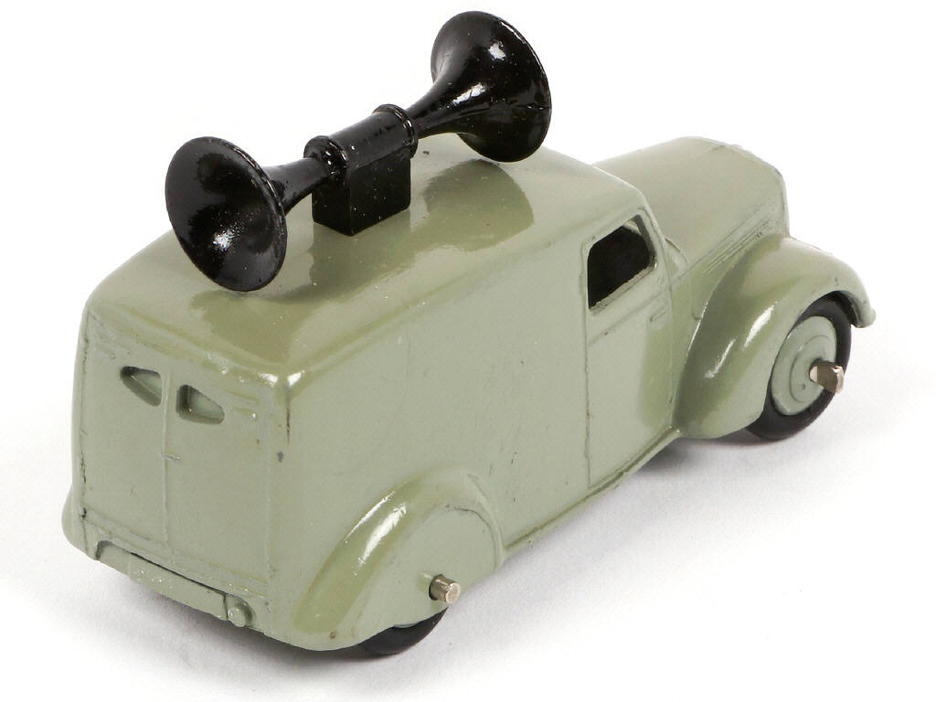 Lot 296 - DINKY TOYS (GB) (1)