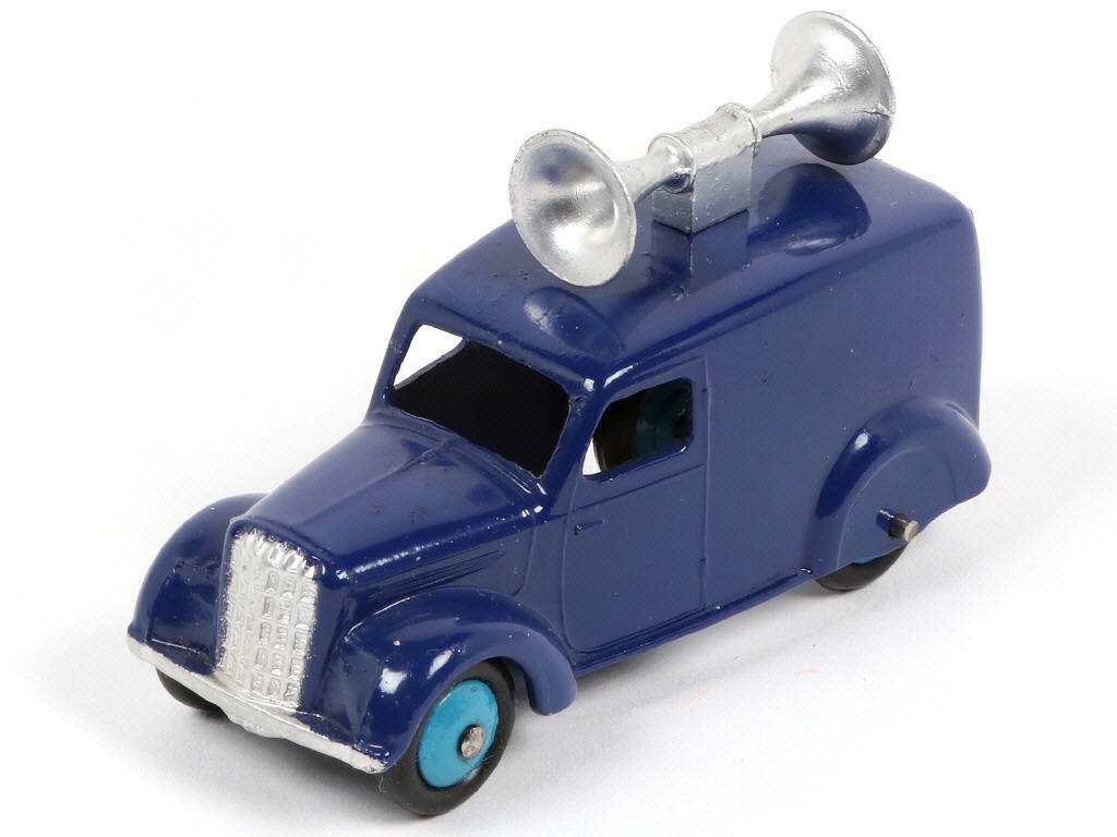 Lot 297 - DINKY TOYS (GB) (1)