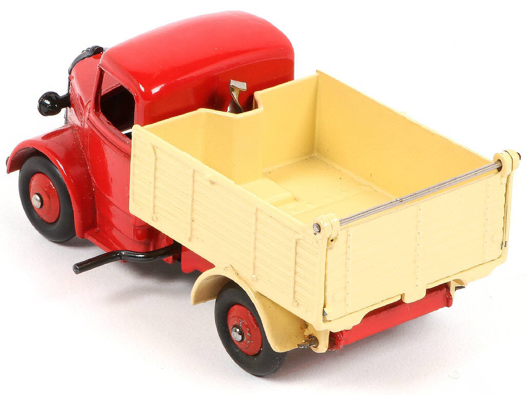 Lot 306 - DINKY TOYS (GB) (1)