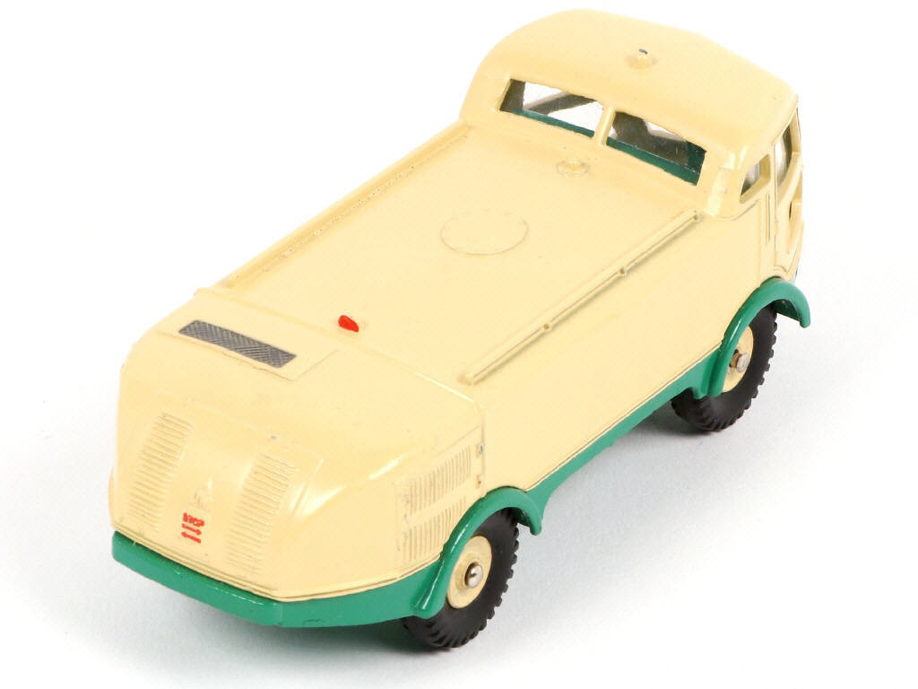 Lot 278 - DINKY TOYS (FRANCE) (1)