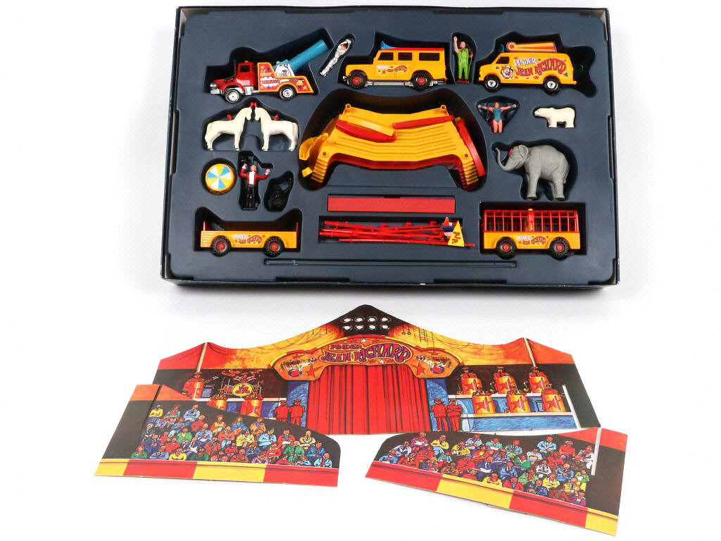 Lot 186 - CORGI TOYS (GB) (1)