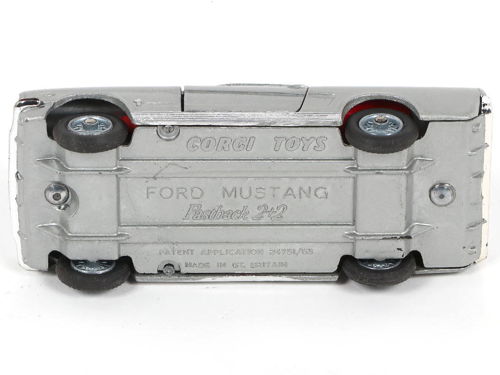 Lot 174 - CORGI TOYS (GB) (1)