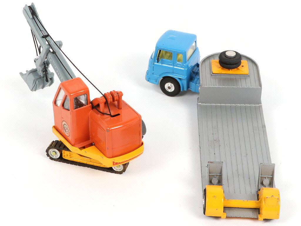 Lot 198 - CORGI TOYS (GB) (1)