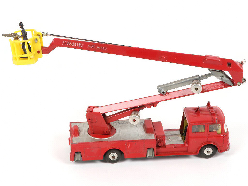 Lot 162 - CORGI TOYS (GB) (1)