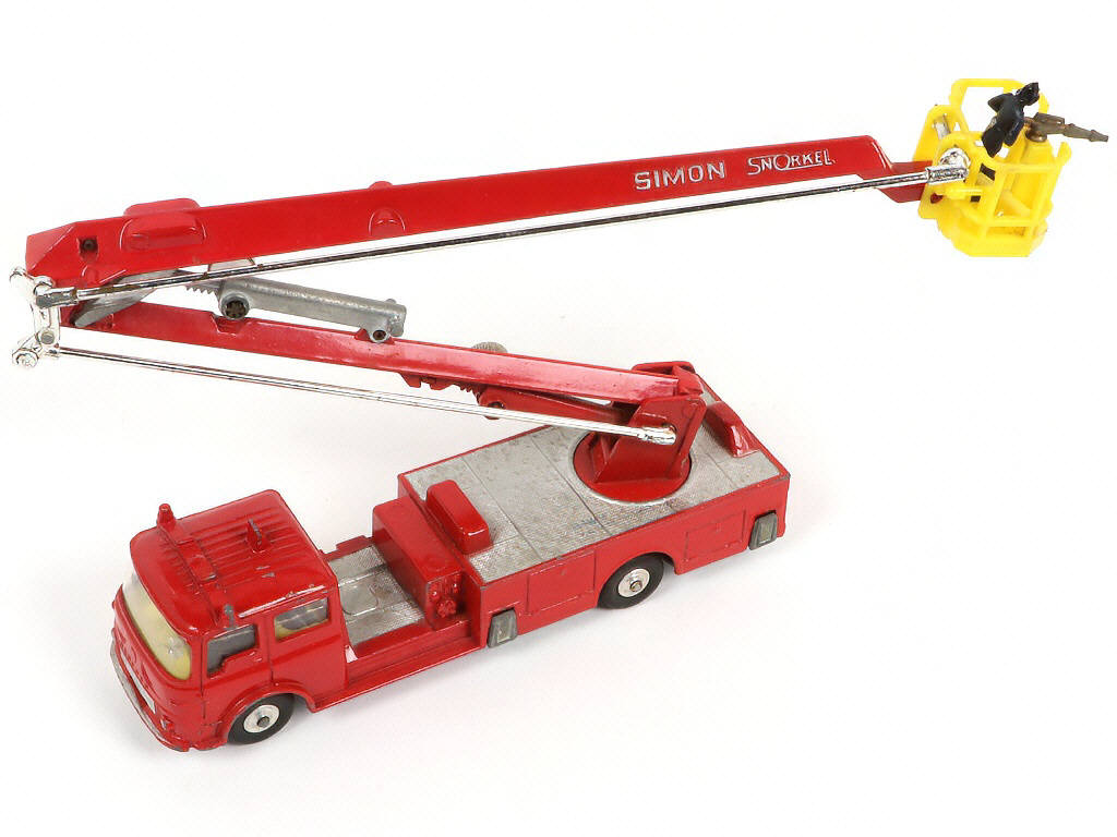 Lot 162 - CORGI TOYS (GB) (1)