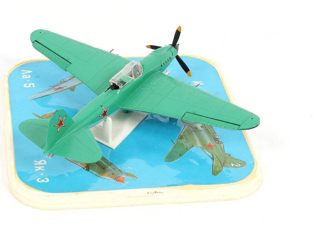 Lot 68 - DIVERS (URSS) (3)