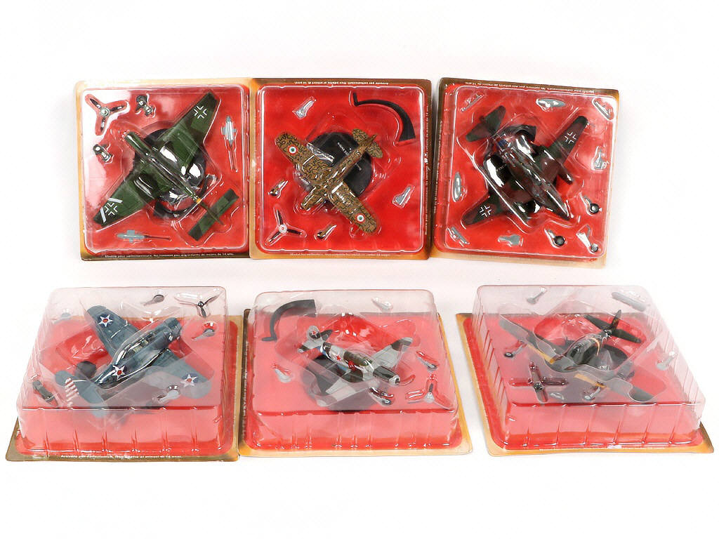 Lot 64 - DIVERS (18)