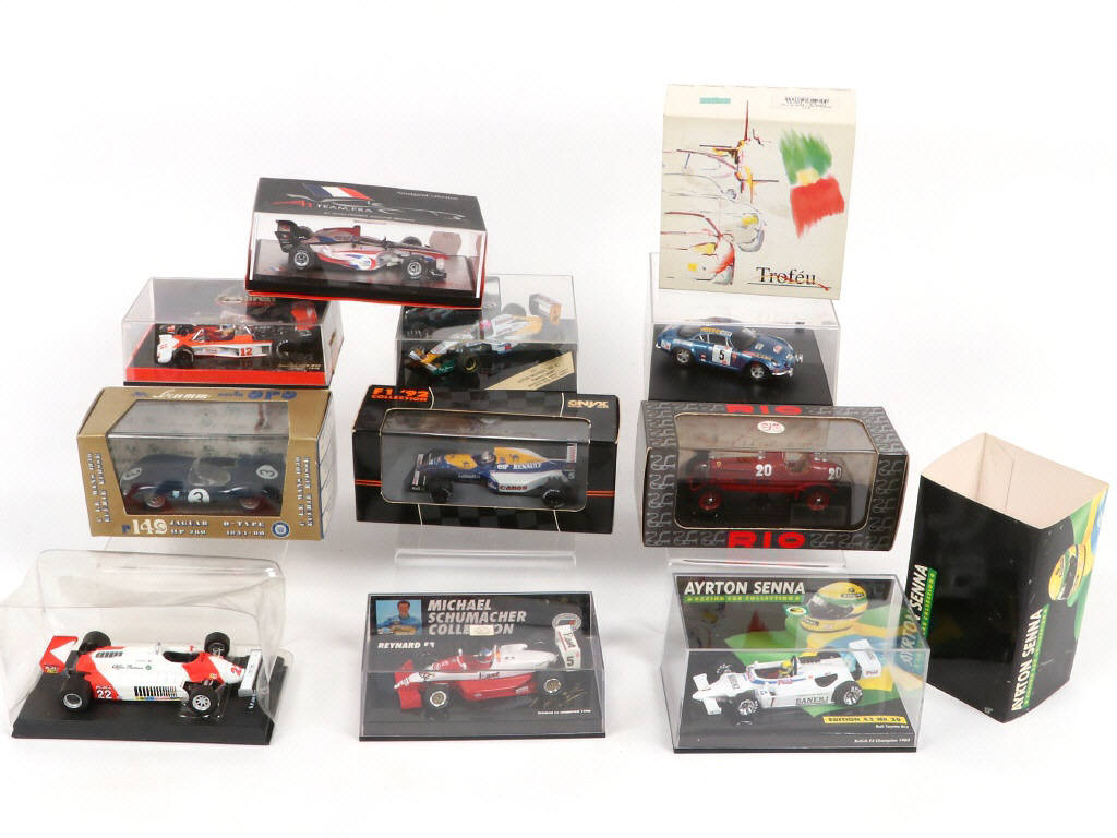 Lot 55 - DIVERS (10)