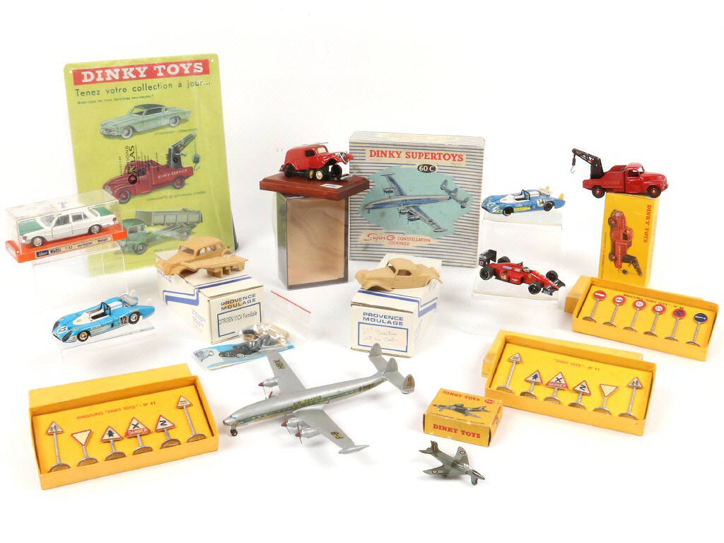 Lot 48 - DIVERS (16)