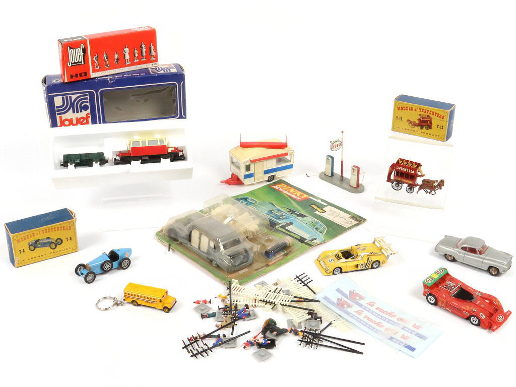 Lot 39 - DIVERS (20)