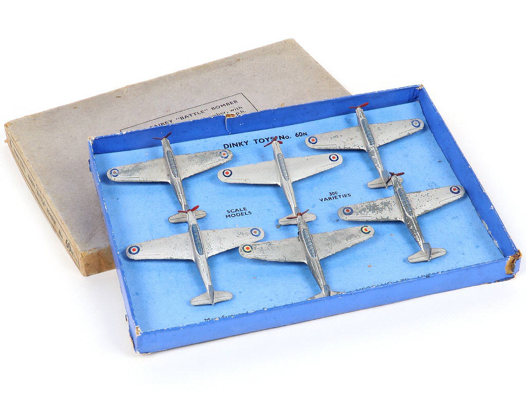 Lot 253 - DINKY TOYS (GB) (1)