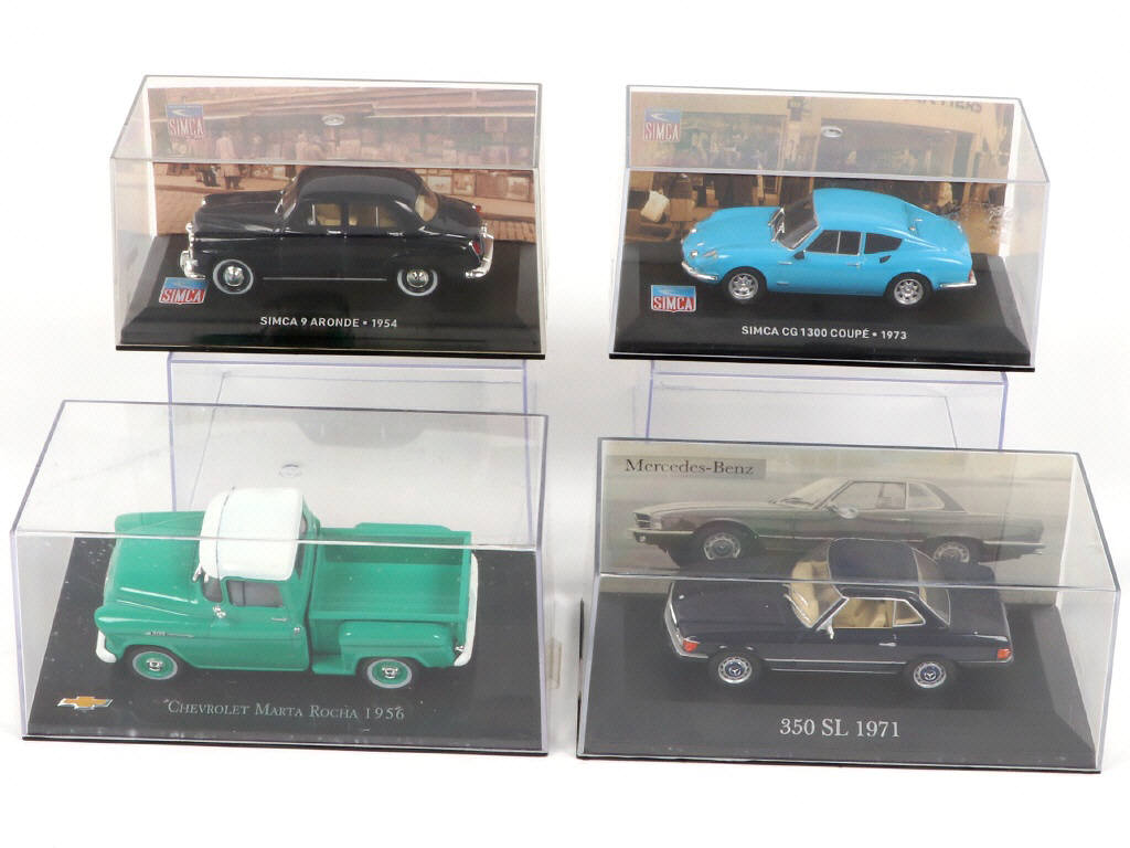 Lot 62 - DIVERS (12)