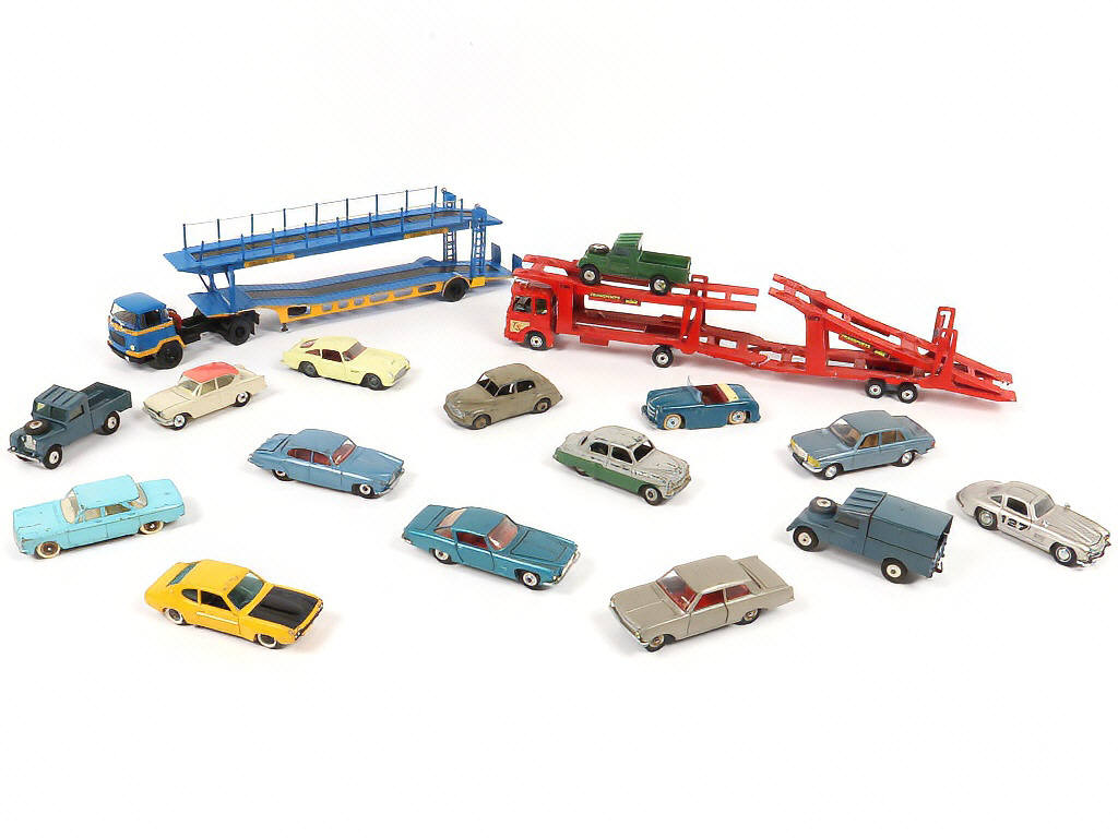 Lot 34 - DIVERS (17)