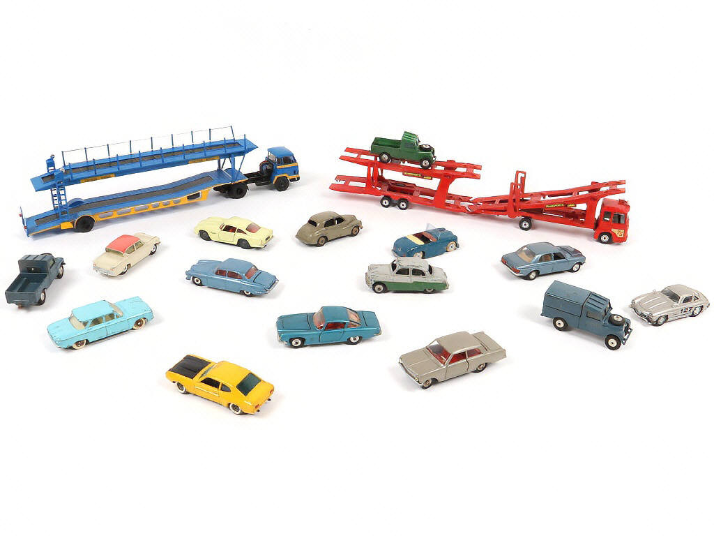 Lot 34 - DIVERS (17)