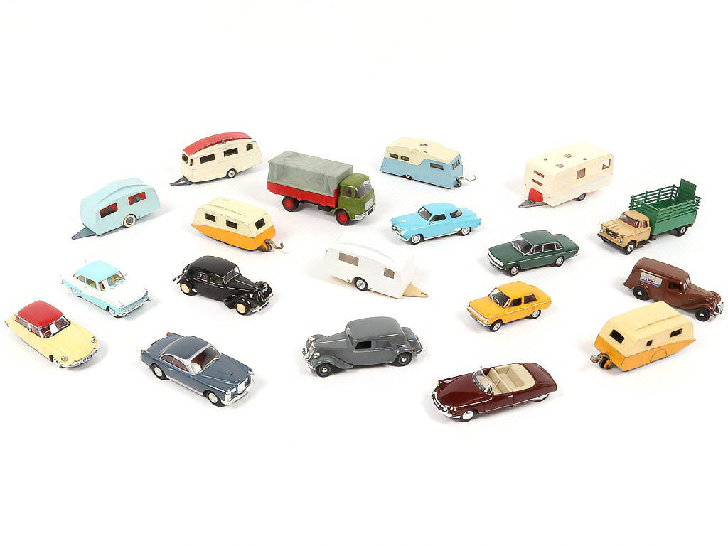 Lot 36 - DIVERS (19)