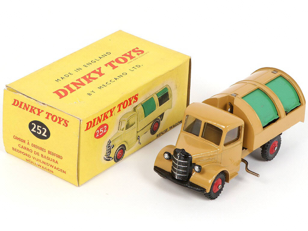 Lot 231 - DINKY TOYS (GB) (1)