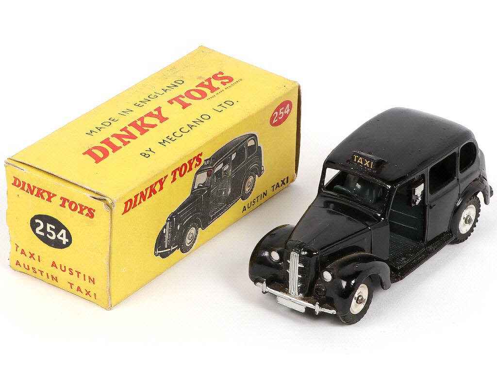 Lot 221 - DINKY TOYS (GB) (1)