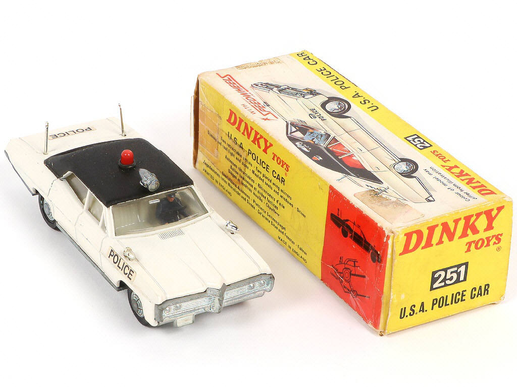 Lot 220 - DINKY TOYS (GB) (1)