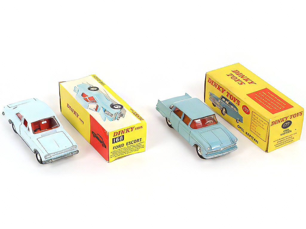 Lot 260 - DINKY TOYS (GB) (2)